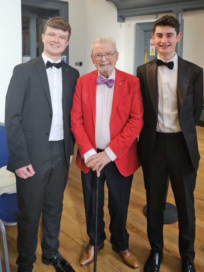 Sir James Galway with members of the orchestra